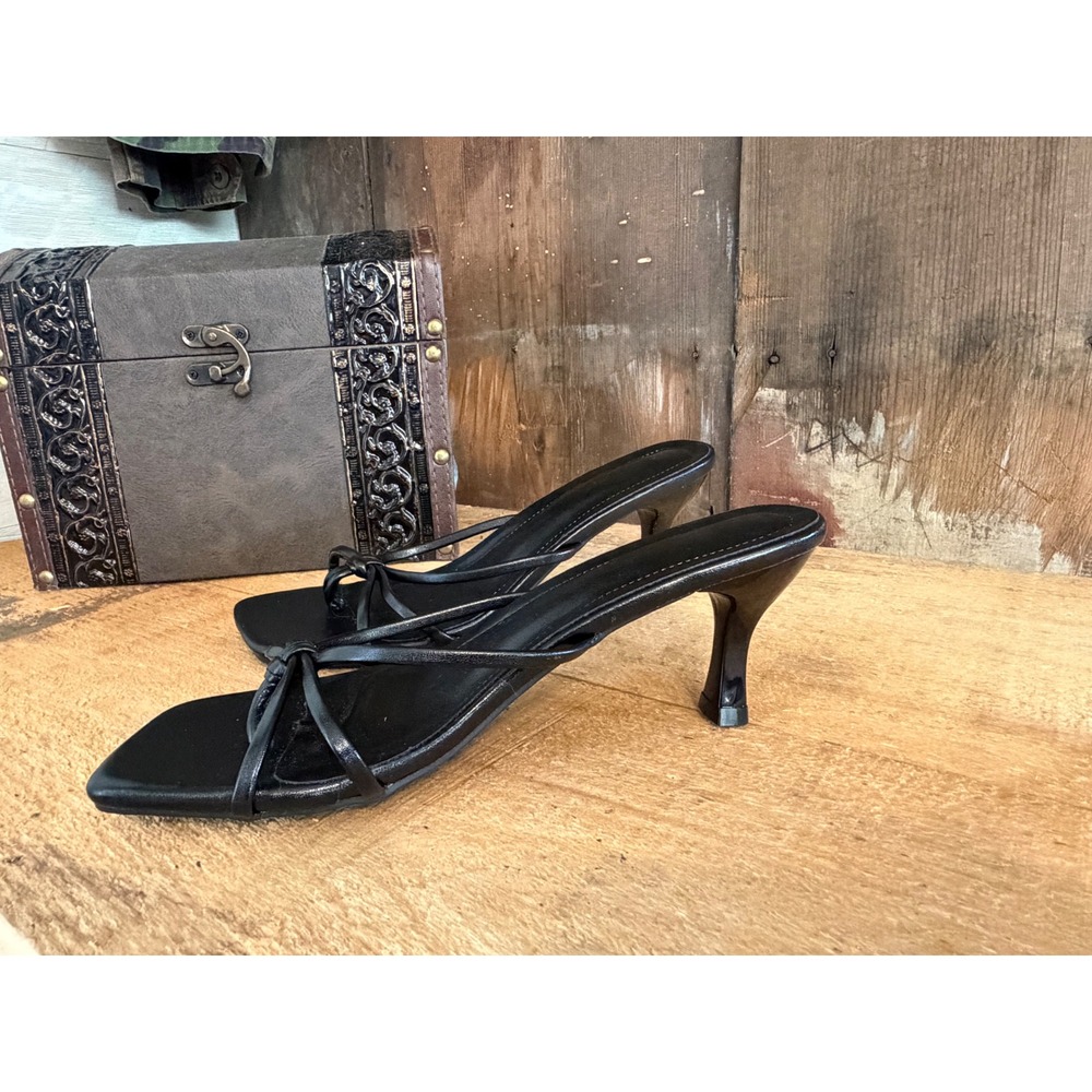 NWOT Black Strappy Kitten Heel Sandals Size 39 Square Toe Bow Y2K Minimalist